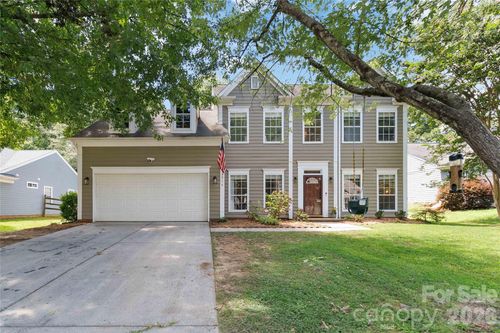 8914 Raven Park Dr, Charlotte, NC, 28216-1684 | Card Image