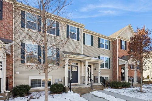 542 Cimmaron Cir, Crystal Lake, IL, 60012-3719 | Card Image