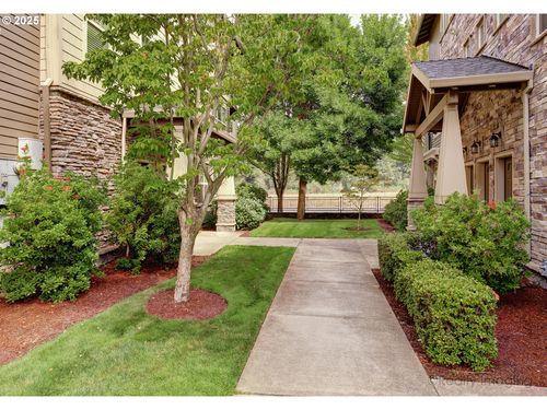 734 Ne Adwick Dr, Hillsboro, OR, 97006-9206 | Card Image