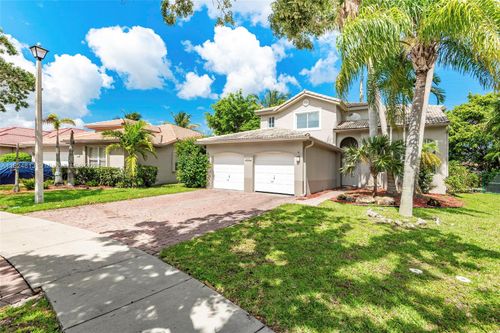 315 W Cypress Cove Cir, Davie, FL, 33325-6737 | Card Image