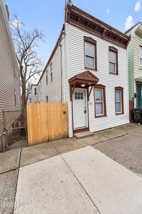 397 10th St, Troy, NY, 12180-1619 | Card Image