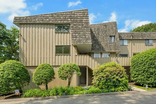 20-20 Ledgebrook Dr, Norwalk, CT, 06854-1015 | Card Image