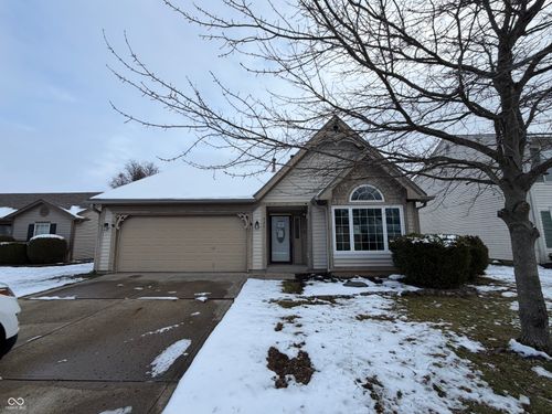 923 N Mill Run Blvd, Greenfield, IN, 46140-2824 | Card Image