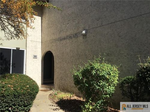 95 Thoreau Dr, Plainsboro, NJ, 08536-3035 | Card Image