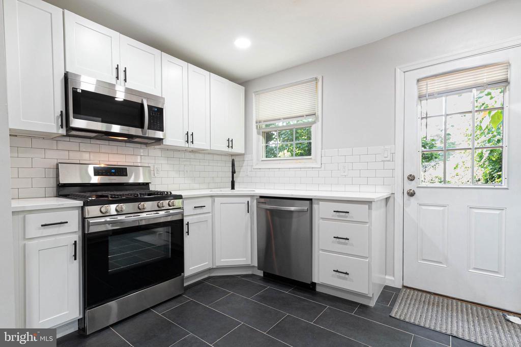 Athena St, Capitol Heights, MD 20743