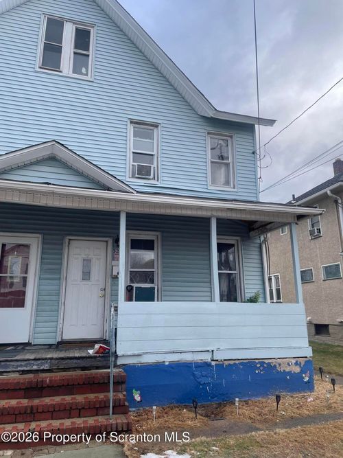 527 Minooka Ave, Moosic, PA, 18507-1047 | Card Image