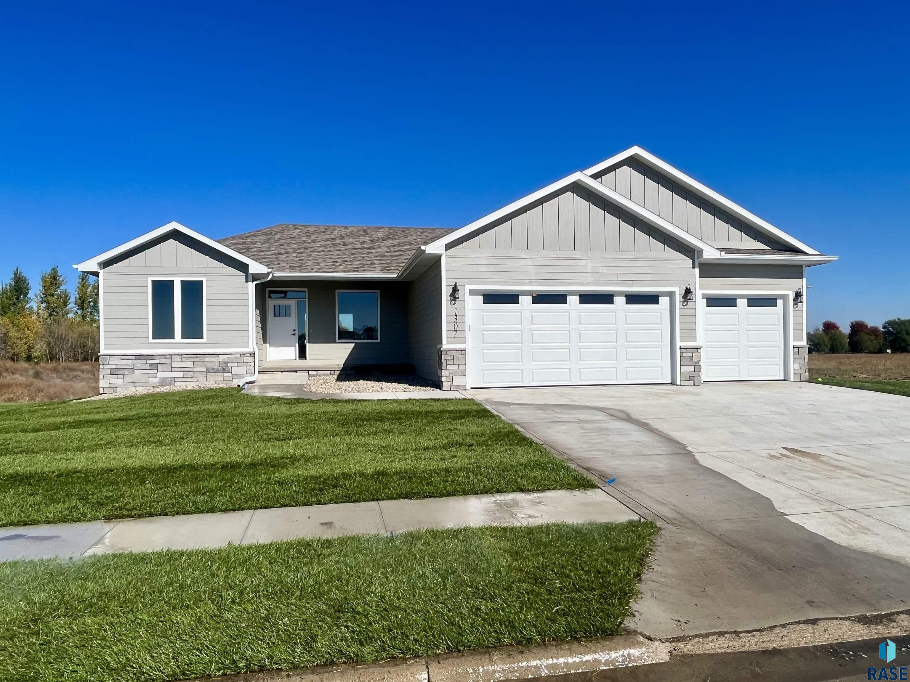 Country Club Dr, Elk Point, SD 57025