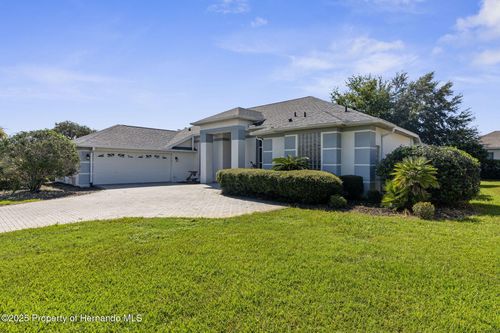 8402 Maybelle Dr, WEEKI WACHEE, FL, 34613-4016 | Card Image