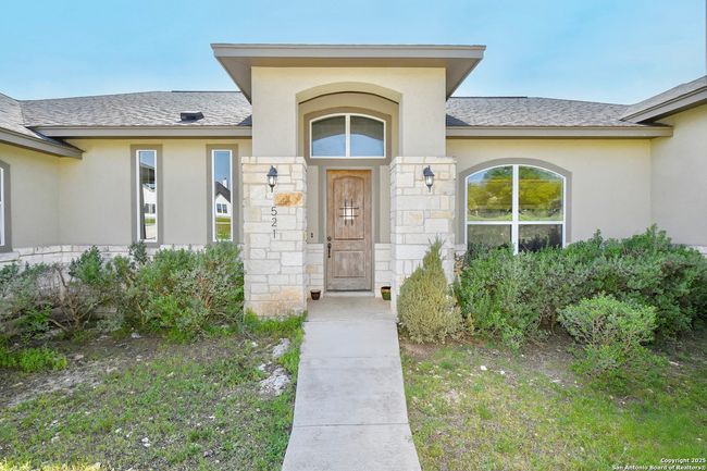 521 Saxet Trl, House other with 3 bedrooms, 2 bathrooms and null parking in Spring Branch TX | Image 4