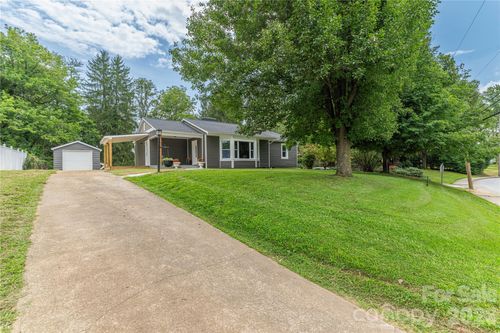 638 Newfound St, Canton, NC, 28716-1395 | Card Image