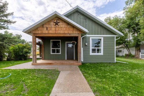 44 S 2 Street W, Magrath, AB, T0K1J0 | Card Image