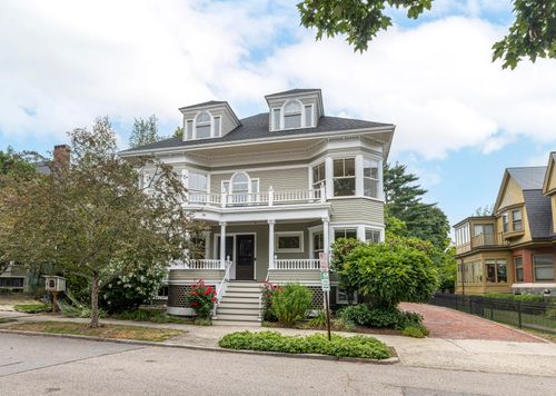 37 Carroll St, Portland, ME, 04102-3521 | Card Image