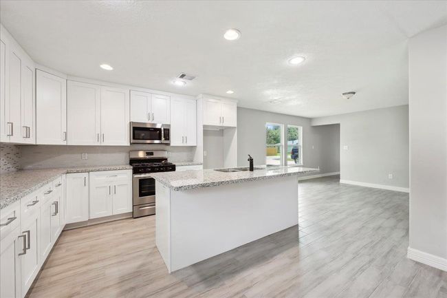 2505 Avenue F, House other with 5 bedrooms, 3 bathrooms and null parking in Nederland TX | Image 11