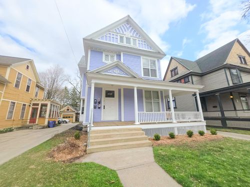 226 College Ave, Grand Rapids, MI, 49503-3438 | Card Image