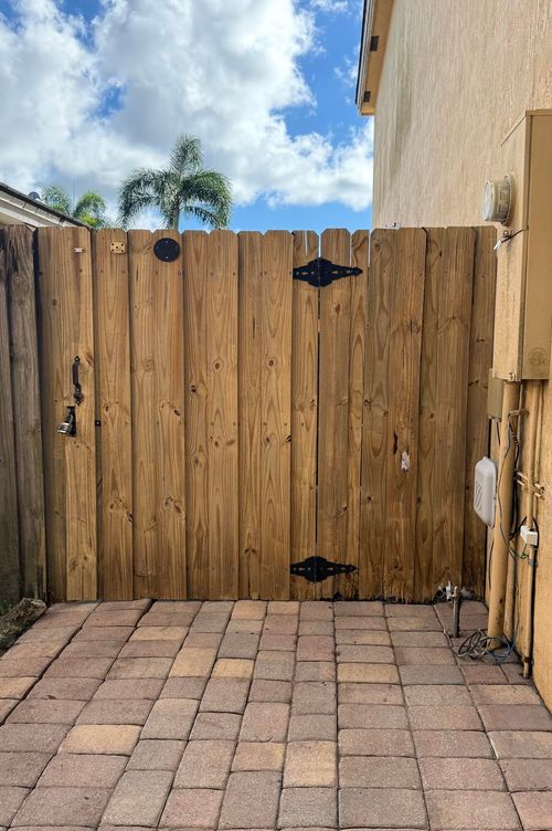 657 Se 30th Ter, Homestead, FL, 33033-7178 | Card Image