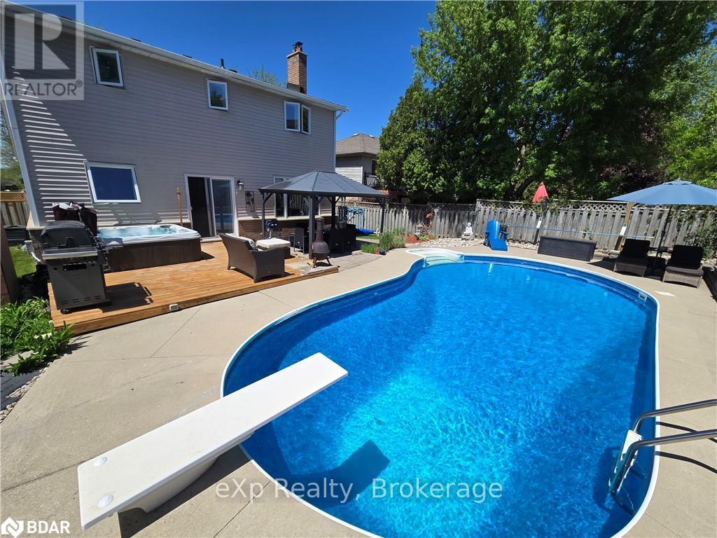 Residential in Guelph (Dovercliffe Park/Old University)