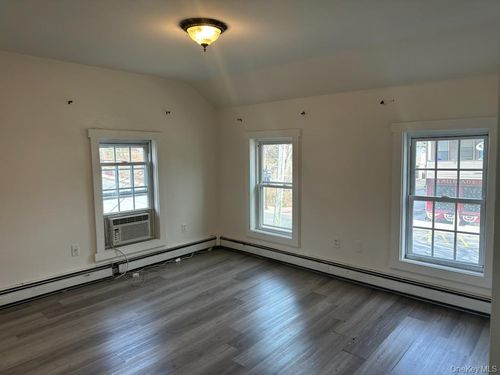 2-17 West St, Warwick, NY, 10990-1403 | Card Image