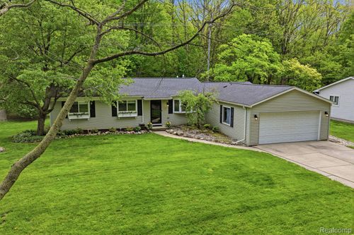 58032 Robroy Street, Washington Township, MI, 48094 | Card Image