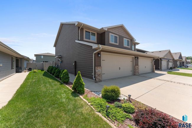 9521 W Gert St, Townhouse with 3 bedrooms, 3 bathrooms and null parking in Sioux Falls SD | Image 5