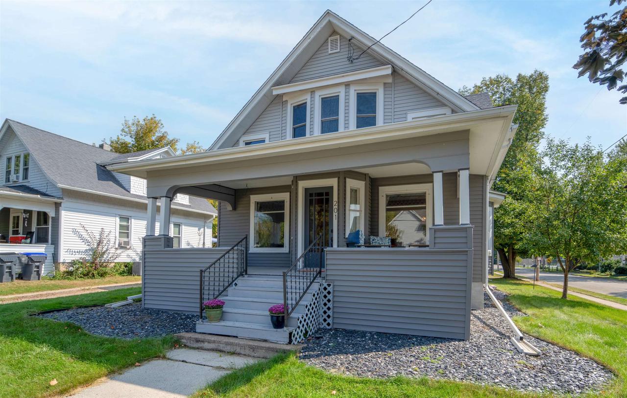 5th St, Neenah, WI 54956