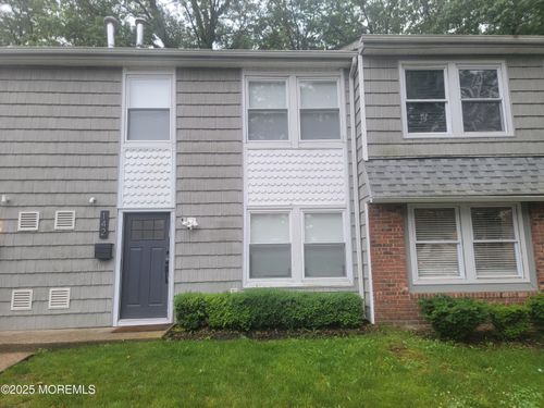 142 Colony Cir, Lakewood, NJ, 08701-1402 | Card Image