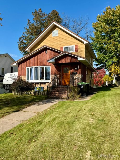 524 Detroit Avenue, Iron Mountain, MI, 49801 | Card Image