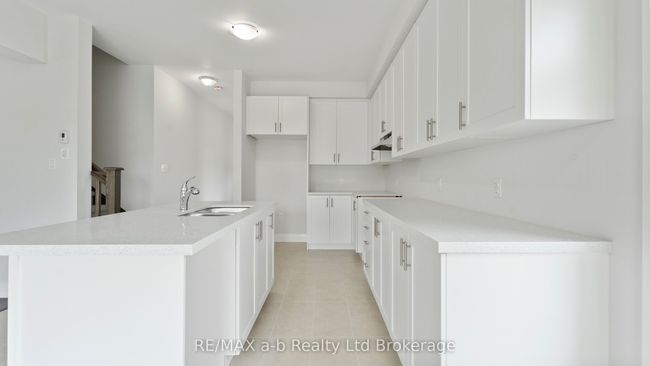99 Cayley St, House other with 4 bedrooms, 3 bathrooms and 2 parking in Norwich ON | Image 6