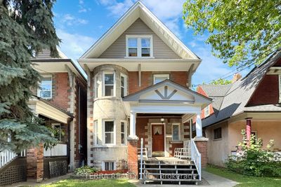 464 Annette St, House other with 5 bedrooms, 3 bathrooms and 3 parking in Toronto ON | Image 1