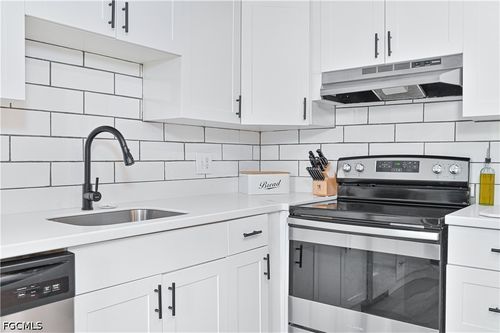 2-1520 Park Meadows Dr, FORT MYERS, FL, 33907-3637 | Card Image