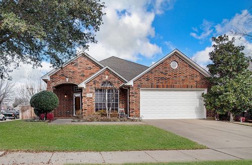 2325 Point Star Drive, Arlington, TX, 76001 | Card Image