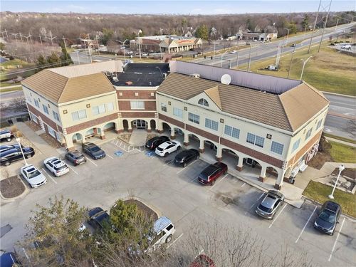 12710 S Pflumm Rd, Olathe, KS, 66062-3882 | Card Image