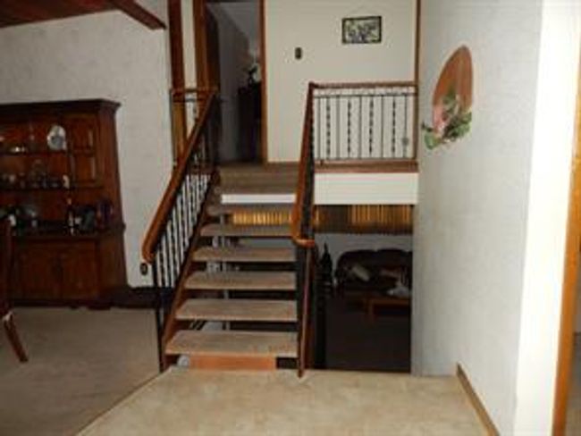 1251 St Charles Rd N, House detached with 4 bedrooms, 2 bathrooms and null parking in Lethbridge AB | Image 6