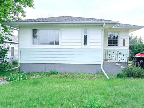 307 2 Ave E, Oyen, AB, T0J2J0 | Card Image