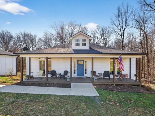 10139 Ashley Ln, Bon Aqua, TN, 37025-2922 | Card Image