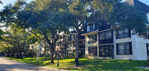 2m-3680 Inverrary Dr, Lauderhill, FL, 33319-5932 | Card Image