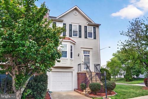 9000 Falcon Glen Ct, BRISTOW, VA, 20136-1736 | Card Image