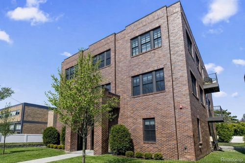 936 W 11 Mile Rd, Royal Oak, MI, 48067-2449 | Card Image