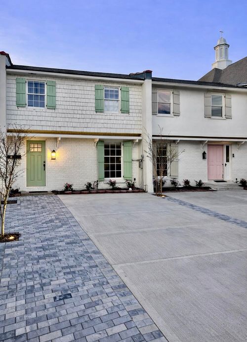 10 Blake St, Charleston, SC, 29403-5001 | Card Image