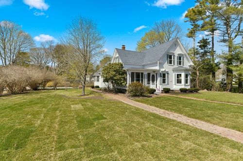 689 Main St, Cotuit, MA, 02635-3136 | Card Image