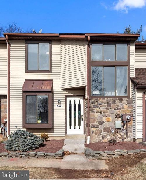 562 Atwood Ct, NEWTOWN, PA, 18940-1757 | Card Image