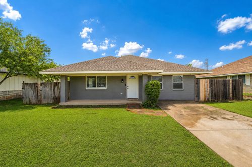 408 Little Ave, McGregor, TX, 76657-2230 | Card Image