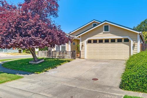 381 Becerra Way, Davis, CA, 95618-6061 | Card Image