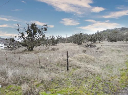 5516 Davanna Dr, Eagle Point, OR, 97524-8042 | Card Image