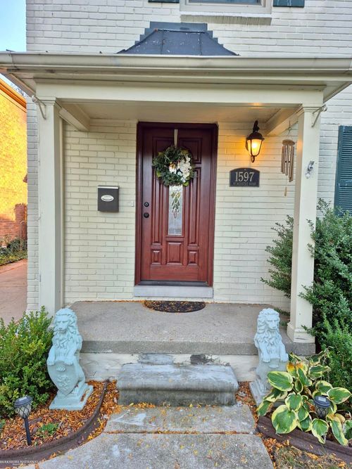 1597 Newcastle Rd, Grosse Pointe Woods, MI, 48236-1936 | Card Image