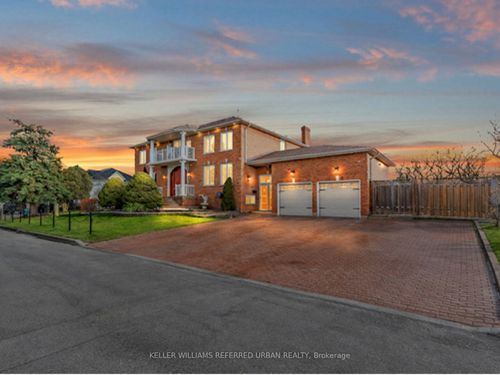 33 Redberry Pky, North York, ON, M6L2J7 | Card Image