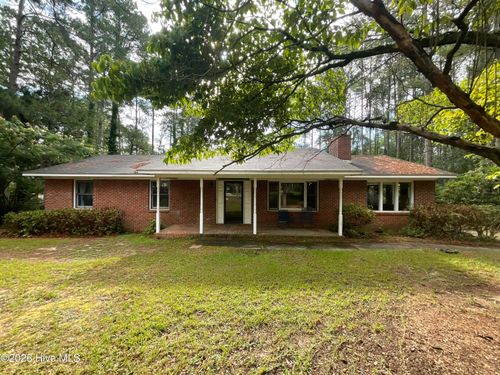 9761 Turnpike Rd, Laurinburg, NC, 28352-2191 | Card Image