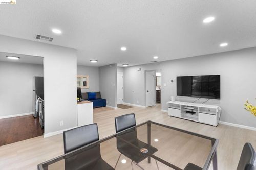 110-2400 Shadow Ln, Antioch, CA, 94509-3172 | Card Image