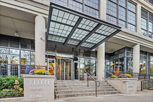 1011-900 N Kingsbury St, Chicago, IL, 60610-7447 | Card Image