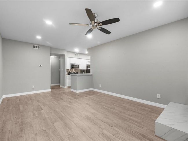 APT-217 - 4001 Nasa Pkwy, Townhouse with 1 bedrooms, 1 bathrooms and null parking in El Lago TX | Image 4