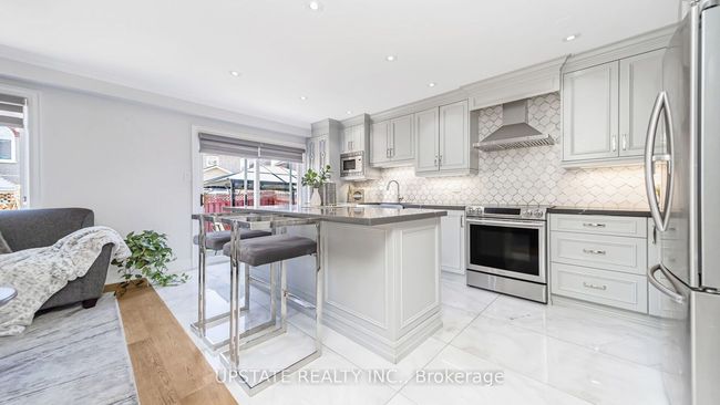 6 Mannel Cres, House other with 6 bedrooms, 4 bathrooms and 4 parking in Brampton ON | Image 15
